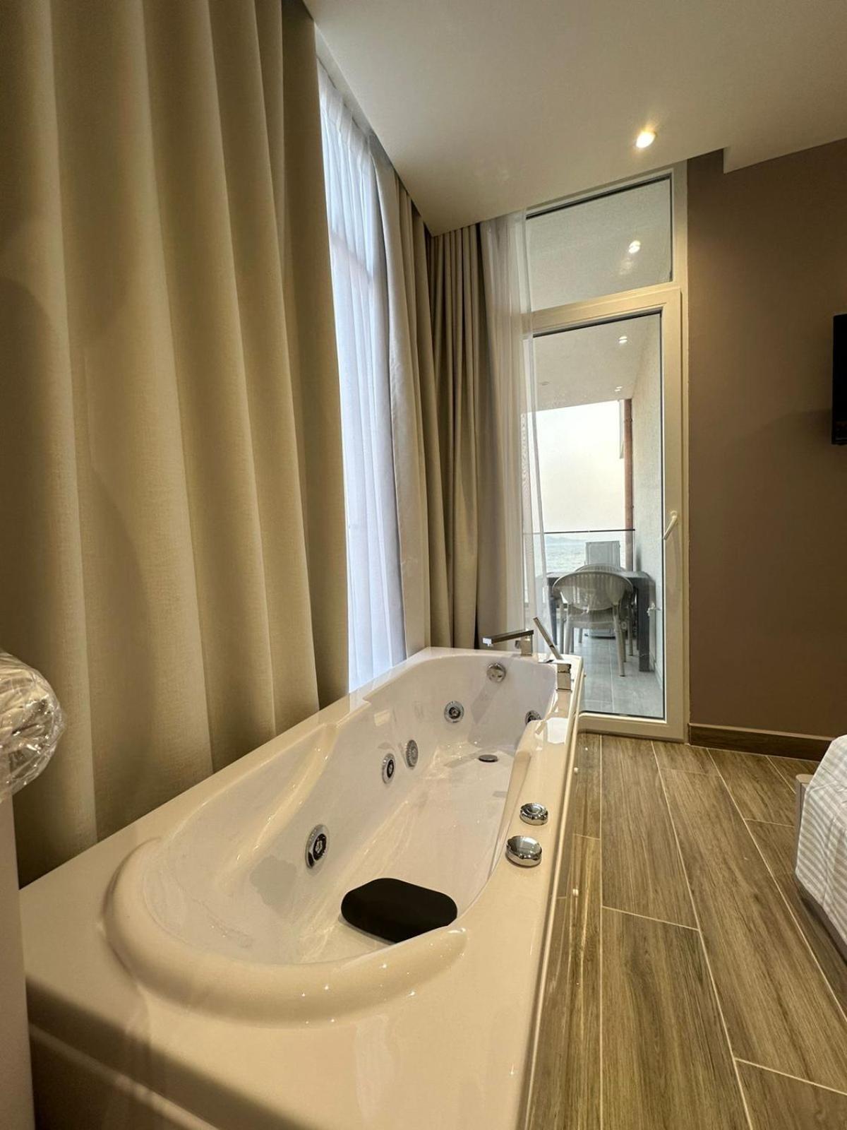 Oni Rooms Saranda Ngoại thất bức ảnh